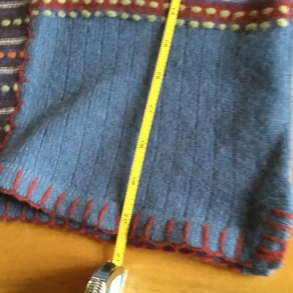 Multicolor Patchwork V-Neck Sweater - Picture 7 of 8